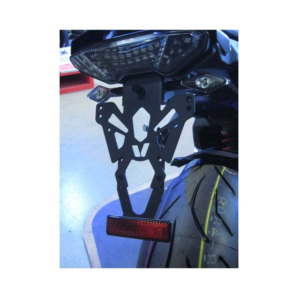 Support de plaque V PARTS noir Yamaha MT-09/MT-10 V PARTS 1 - AVSmoto Racing Parts 