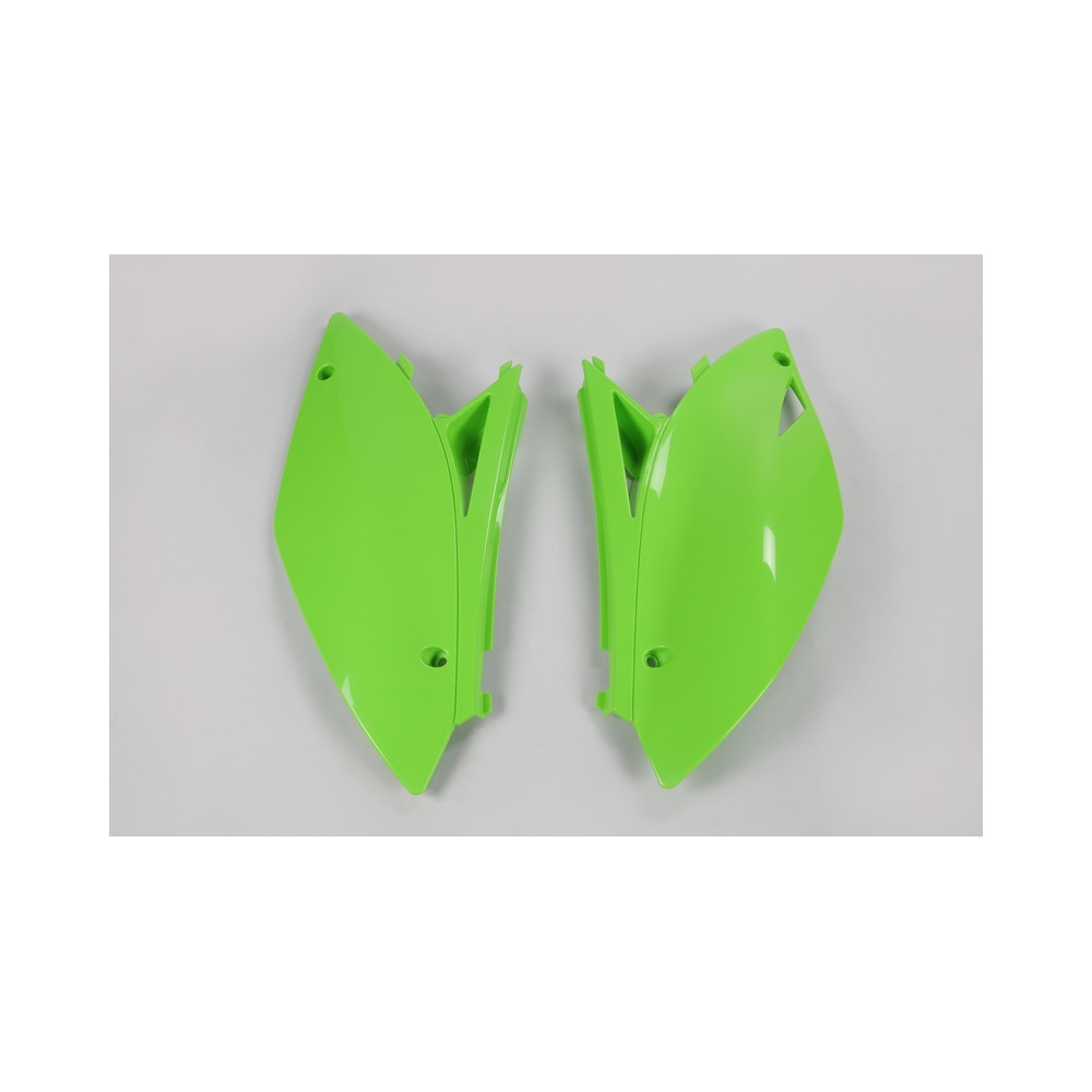 Plaques latérales UFO