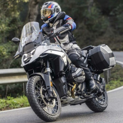 Valises latétales extensibles SHAD SH38X