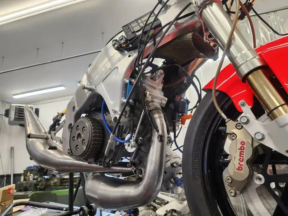 Honda NSR500V NX6 Tyga Performance — photo 26