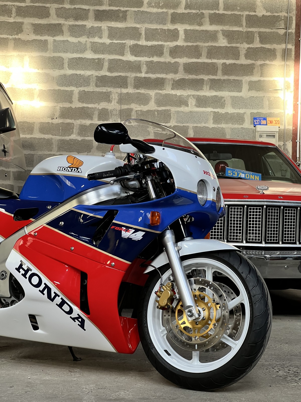 La réplique RC30 AVSmoto, une transformation complète sur base VFR750F RC36-2.