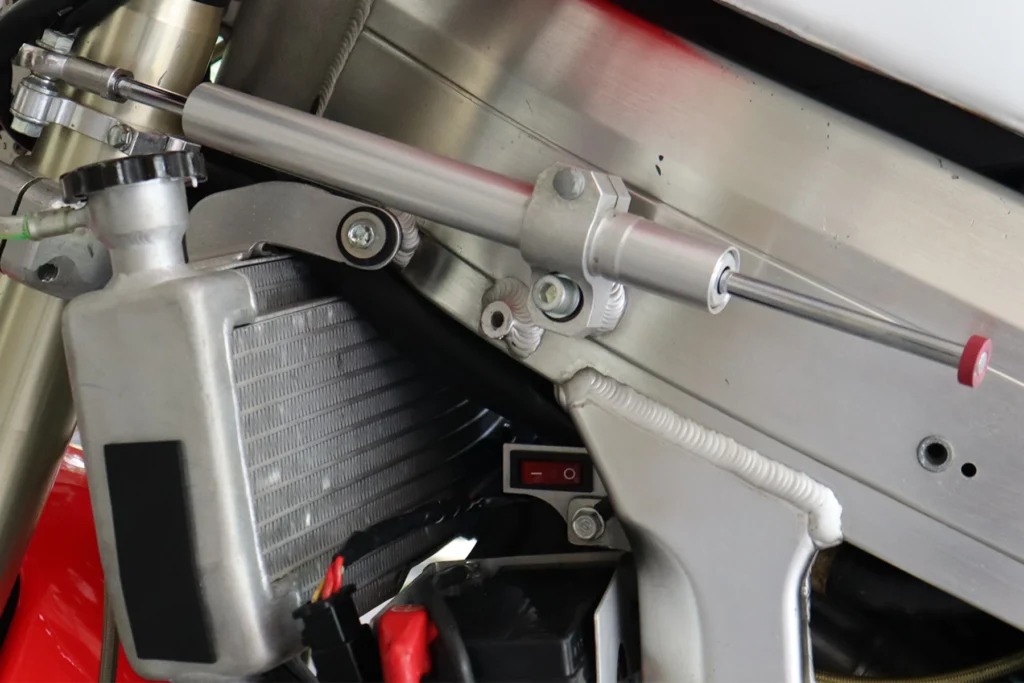 Honda RVF750R RC45 NL5 — projet Tyga Performance, photo 27
