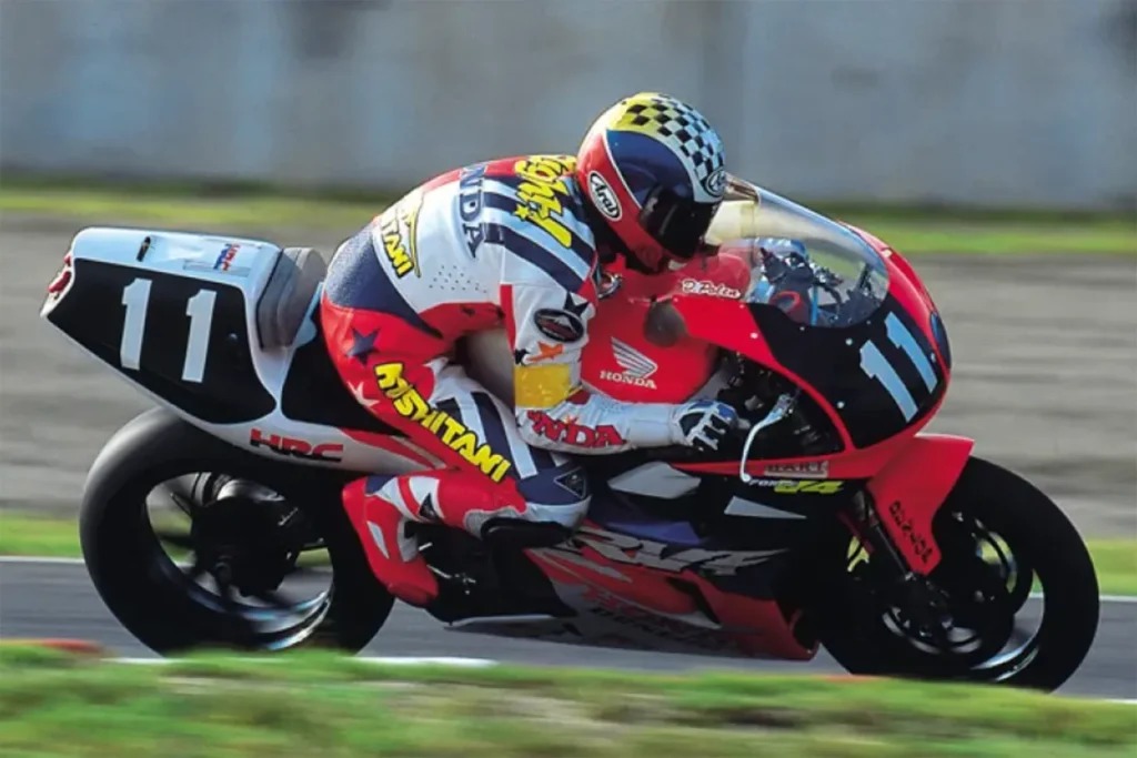 Honda RVF750R RC45 NL5 — projet Tyga Performance, photo 3