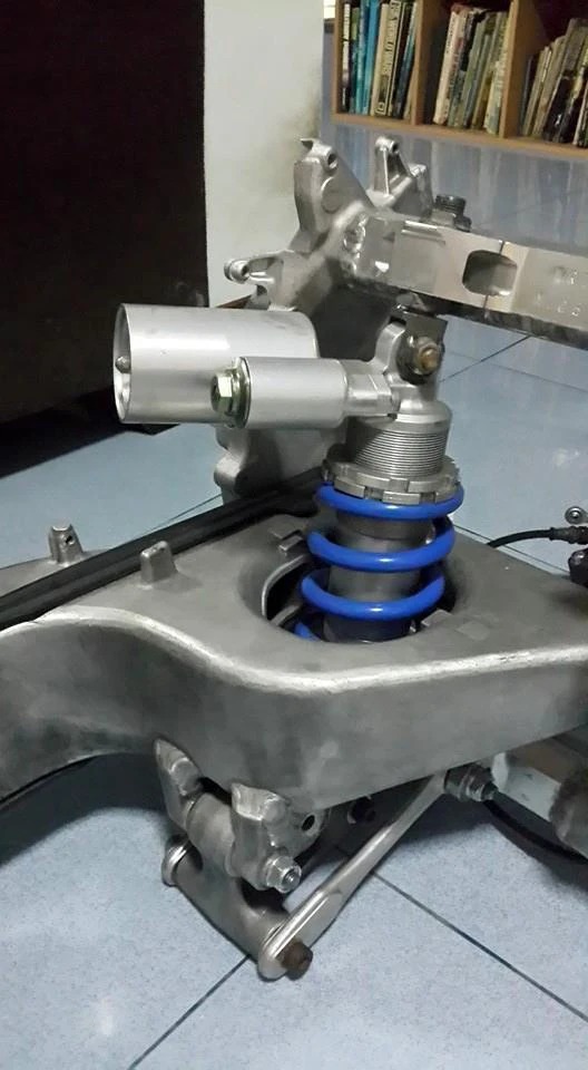 Honda RVF750R RC45 NL5 — projet Tyga Performance, photo 6