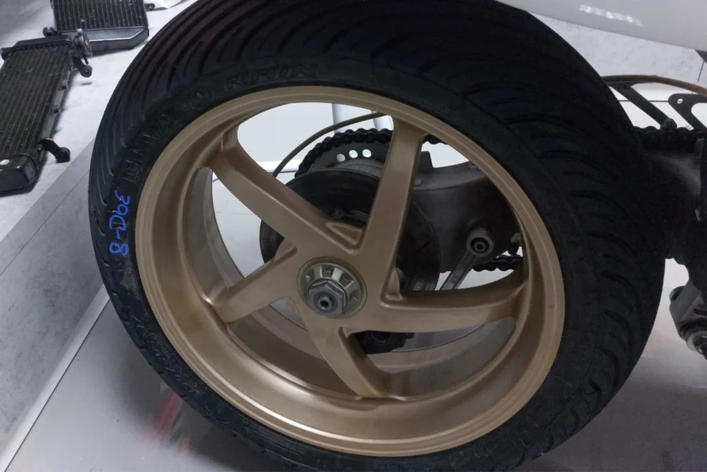 Honda RVF750R RC45 NL5 — projet Tyga Performance, photo 15