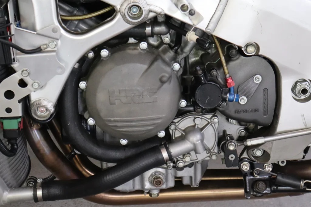 Honda RVF750R RC45 NL5 — projet Tyga Performance, photo 30